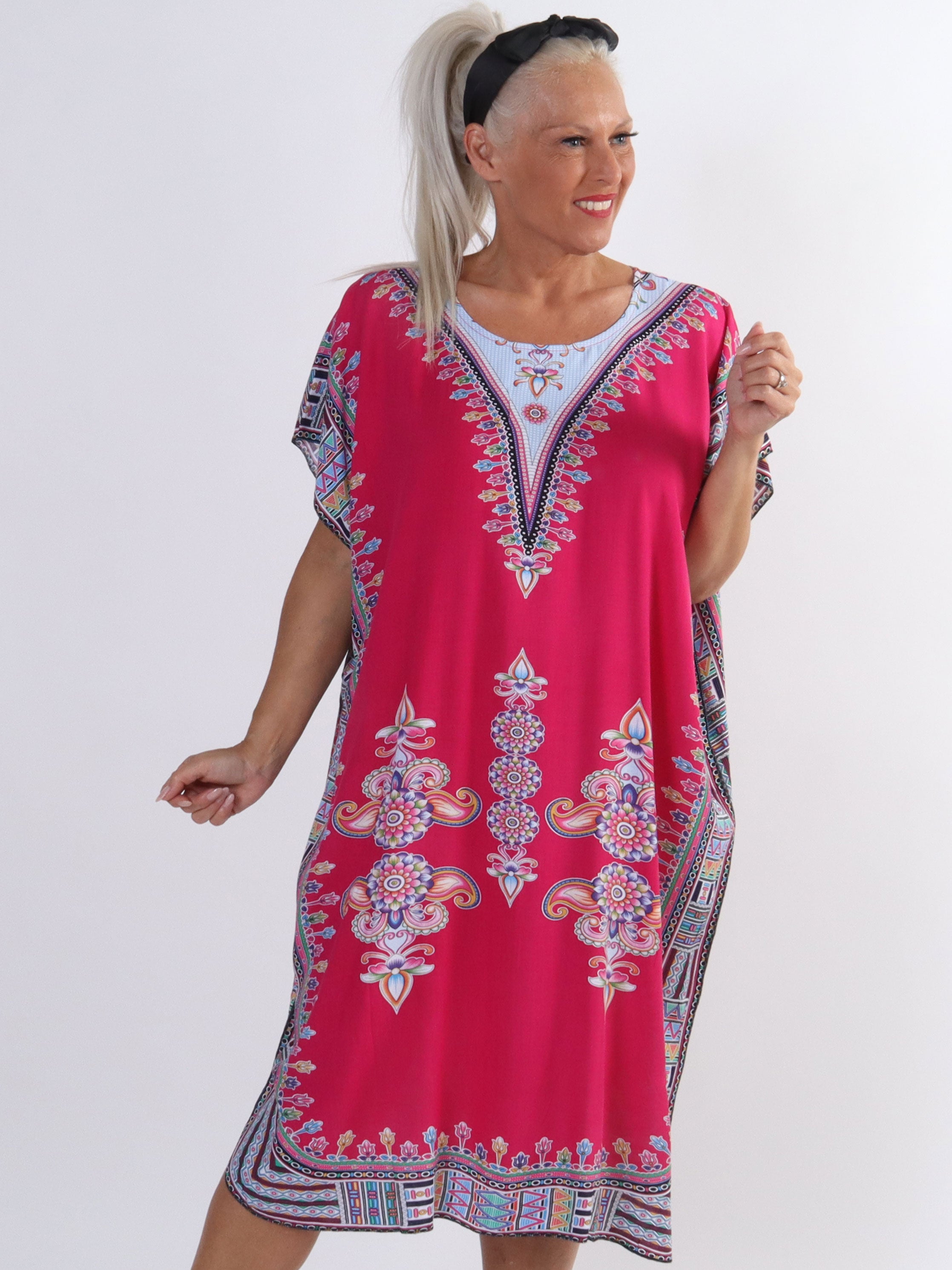 Mille - Let og luftig plus size tunika i farvet mønster